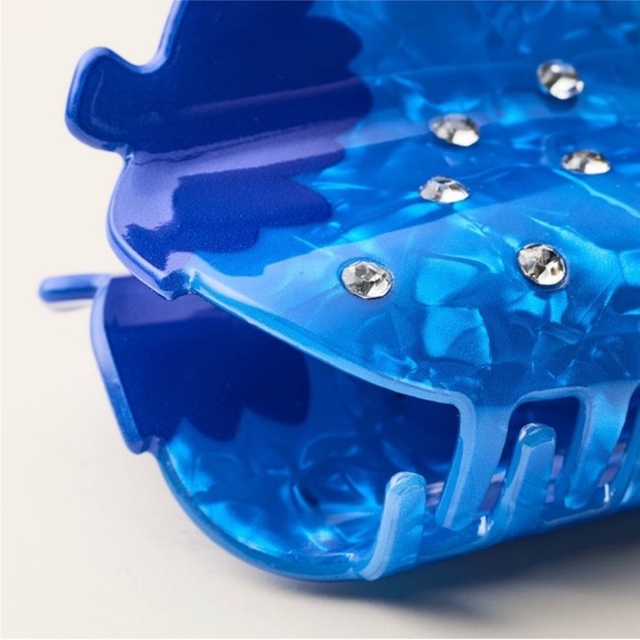 Kate Spade Blue Strawberry-Shaped Hair Clip NWT - Picture 3 of 4